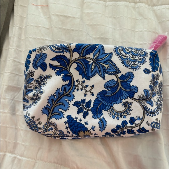Estee Lauder makeup Bag / products.  NWT - Picture 8 of 14